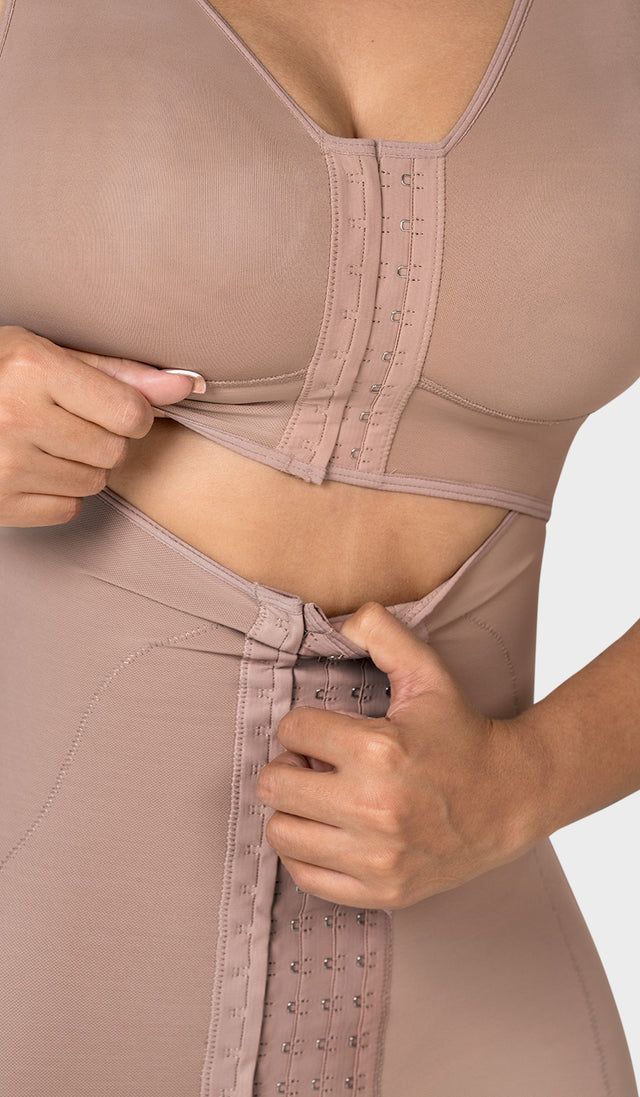 F-00470- Faja tipo reloj de arena® con brasier sobrepuesto